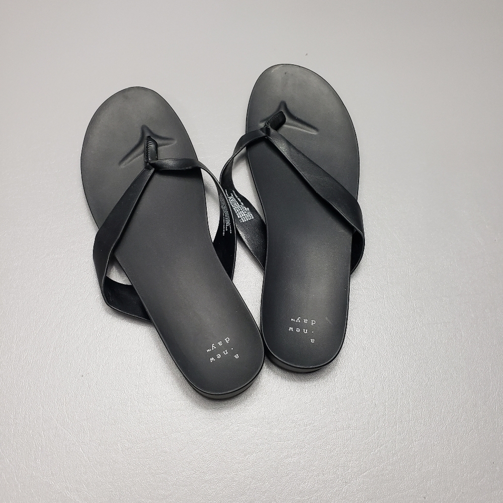 A.N.D a new day basic black thong flip flops women's size 11
